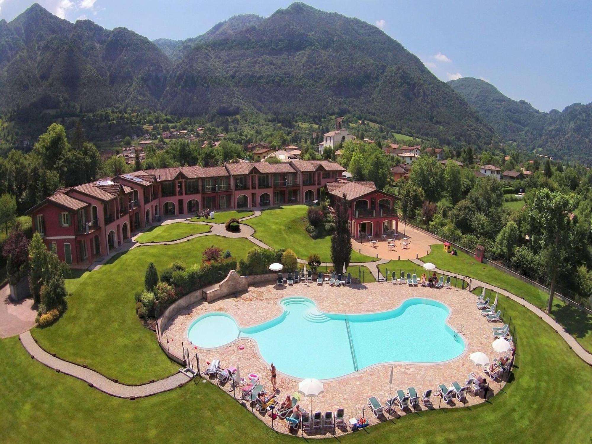 Spacious Apartment In Idro With Shared Pool Crone Exterior photo