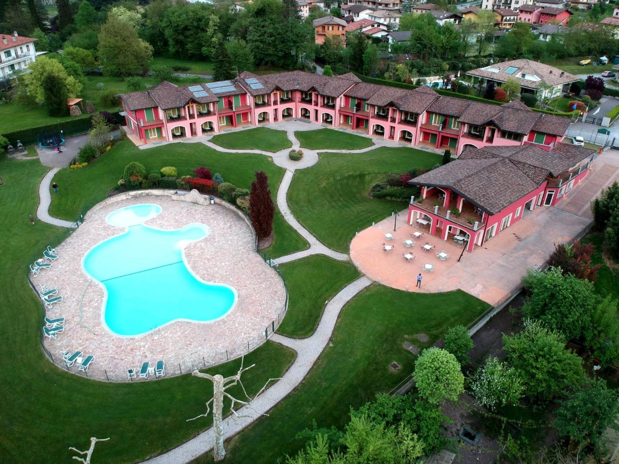 Spacious Apartment In Idro With Shared Pool Crone Exterior photo