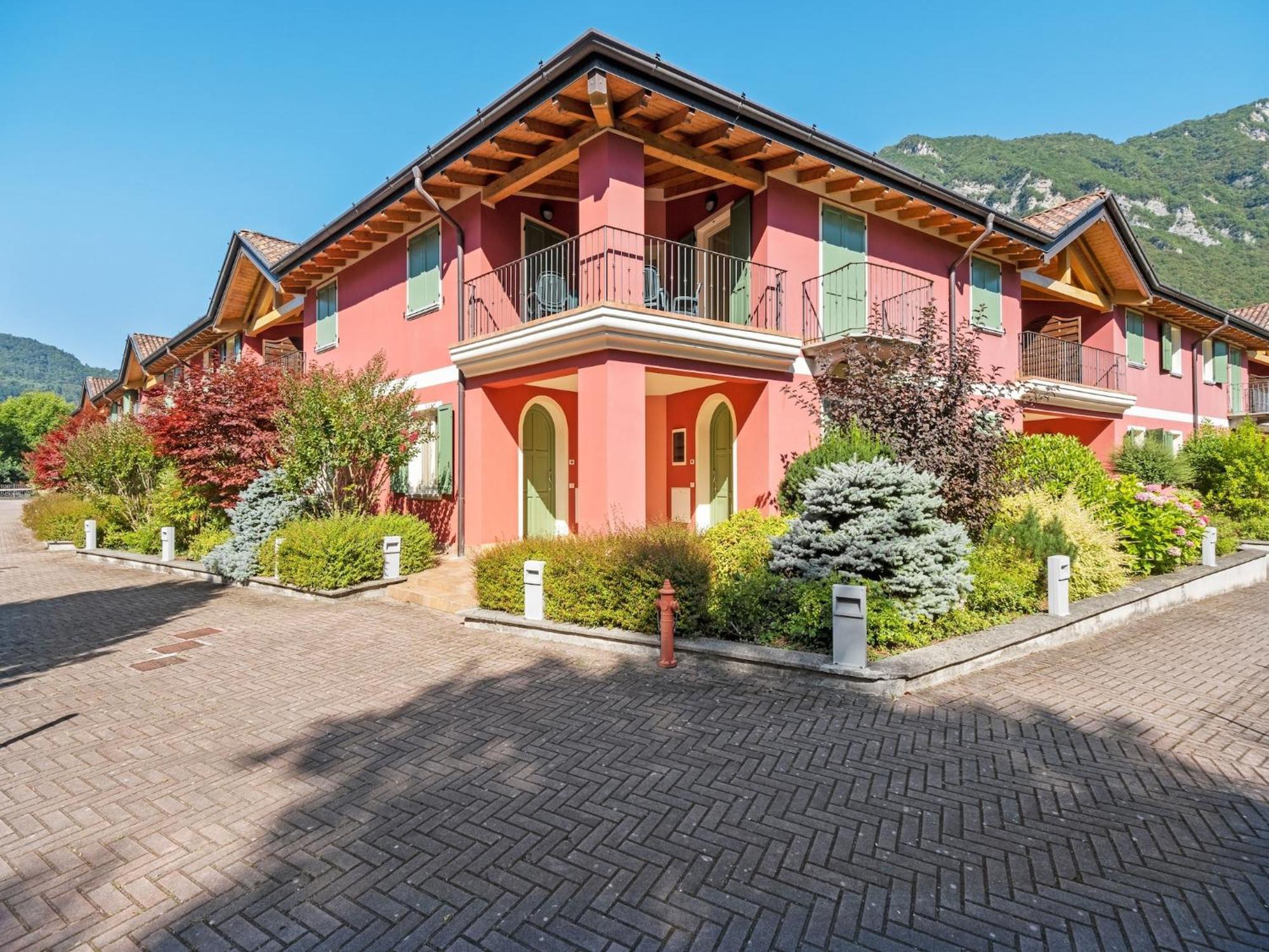 Spacious Apartment In Idro With Shared Pool Crone Exterior photo