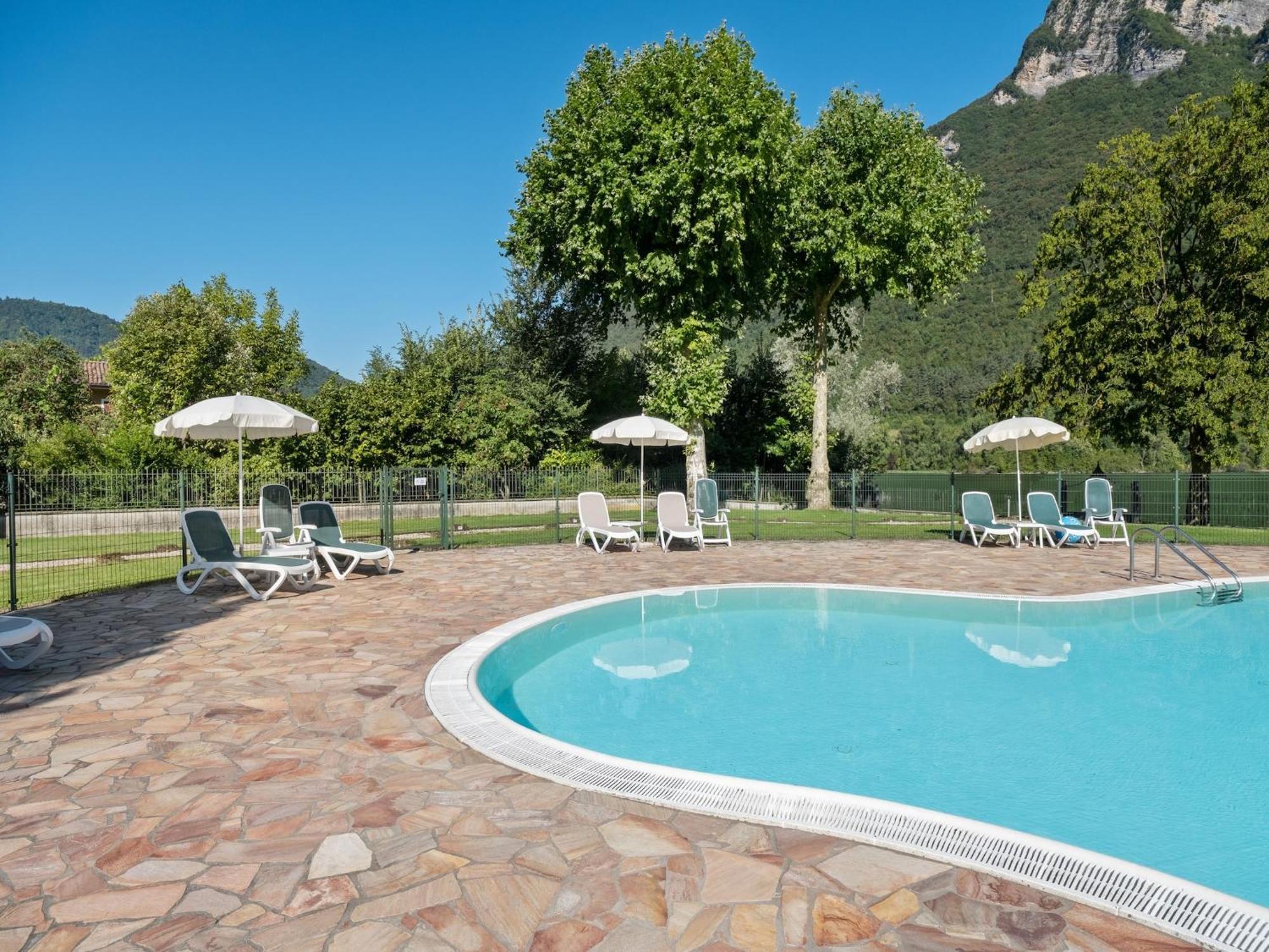 Spacious Apartment In Idro With Shared Pool Crone Exterior photo