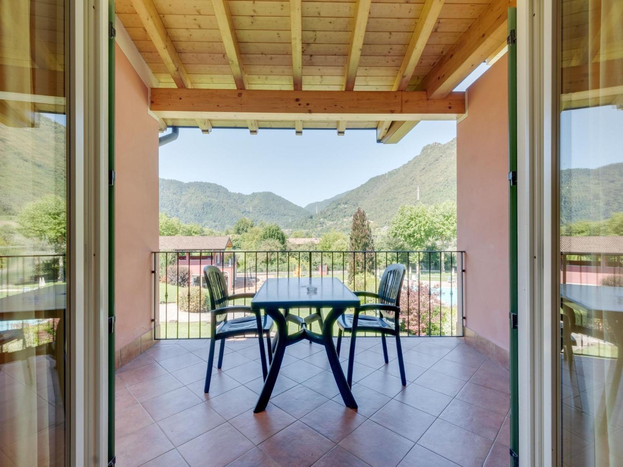 Spacious Apartment In Idro With Shared Pool Crone Exterior photo